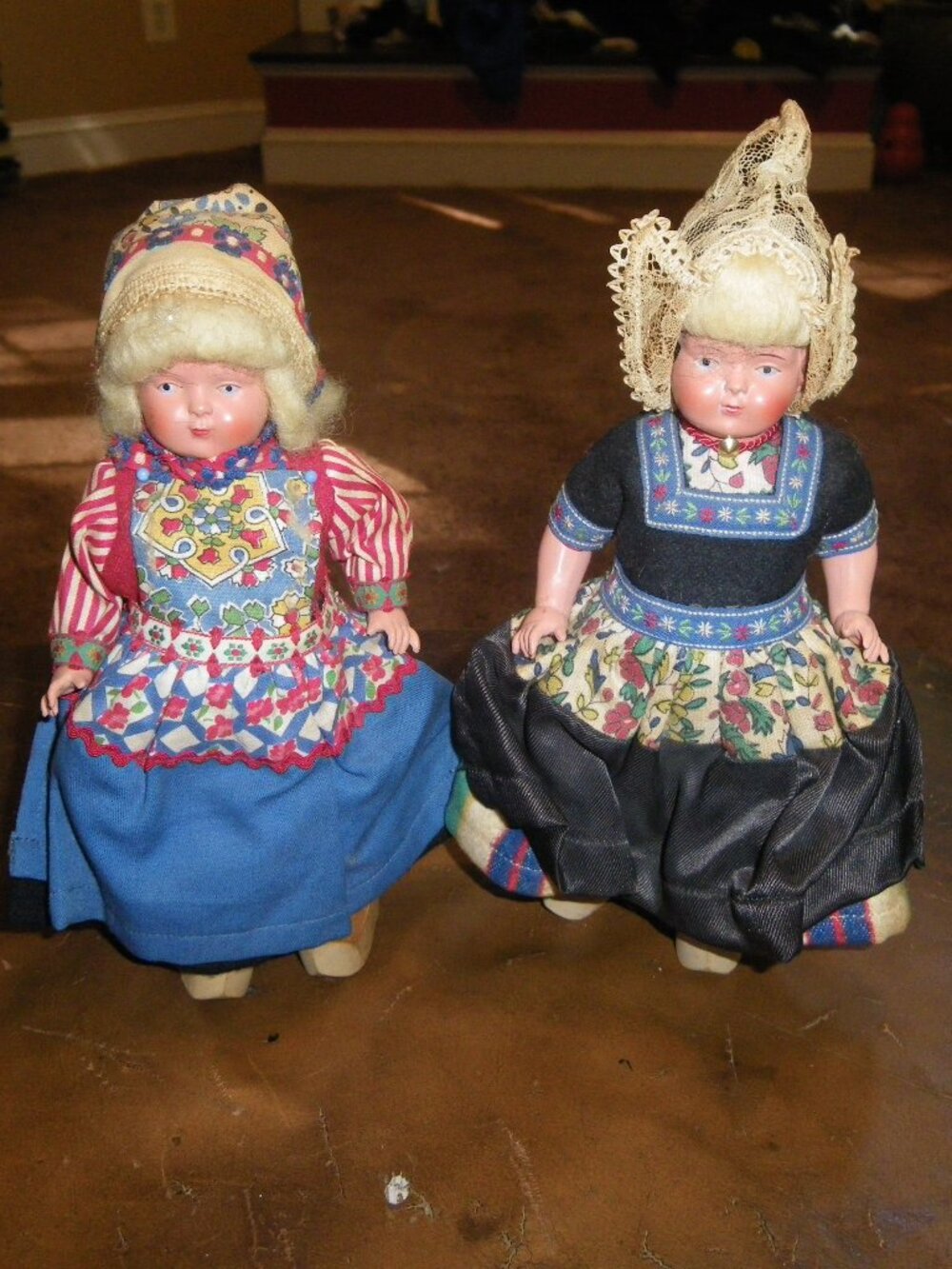 2 Vintage Dovina Rotterdam Holland Dutch 9” Dolls Traditional Country Dress